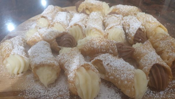 cannoli with vanilla and chocolate